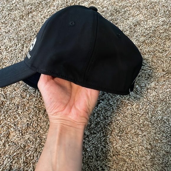 Black Men’s Flex Fit John Deere Hat - Picture 6 of 6